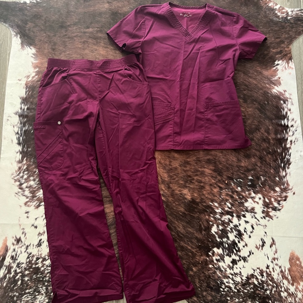 XS top/SM bottom scrubs - luxe fabric